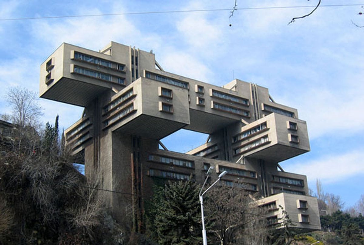 the-inspiration-behind-brutalism-in-web-design-designmodo