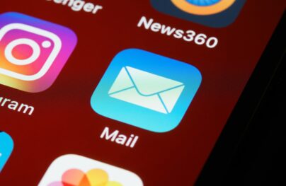 Best Ways to Embed Social Media Posts in Emails with Pro Tips