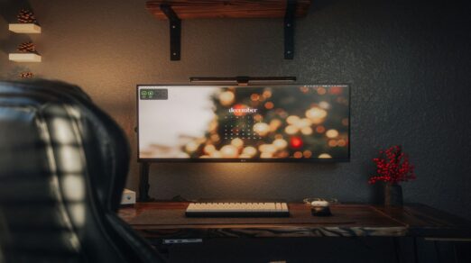 Article '4 Year-in-Review Email Examples That Actually Work (+ Tips)' preview image