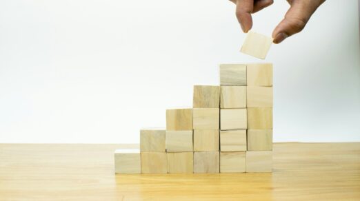 Article 'Enterprise Email Marketing: Best Strategies + Templates' preview image